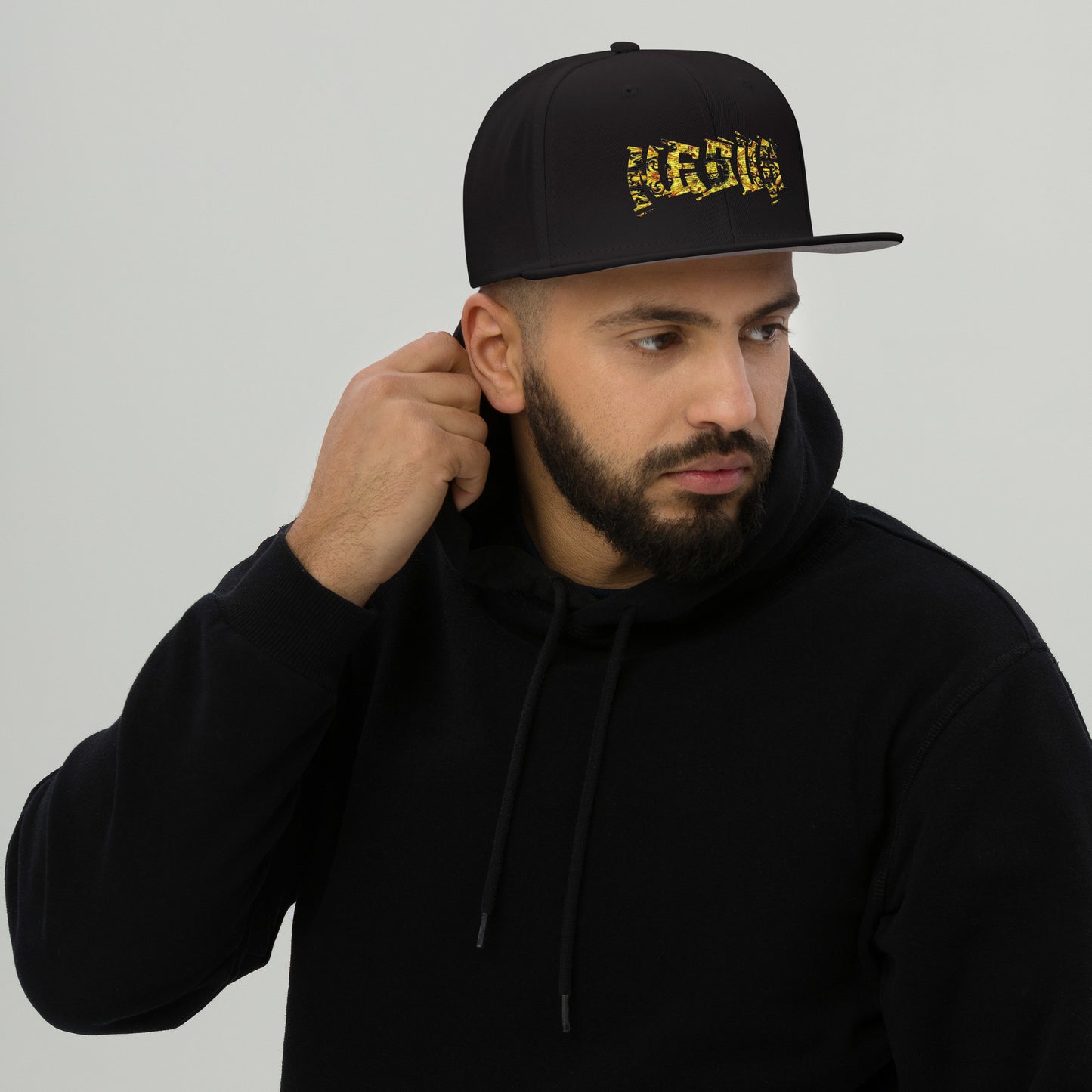 NEGUS Snapback Hat C0 [black/gold]